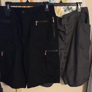 Chinti & Parker Black and Gray Cargo Shorts
